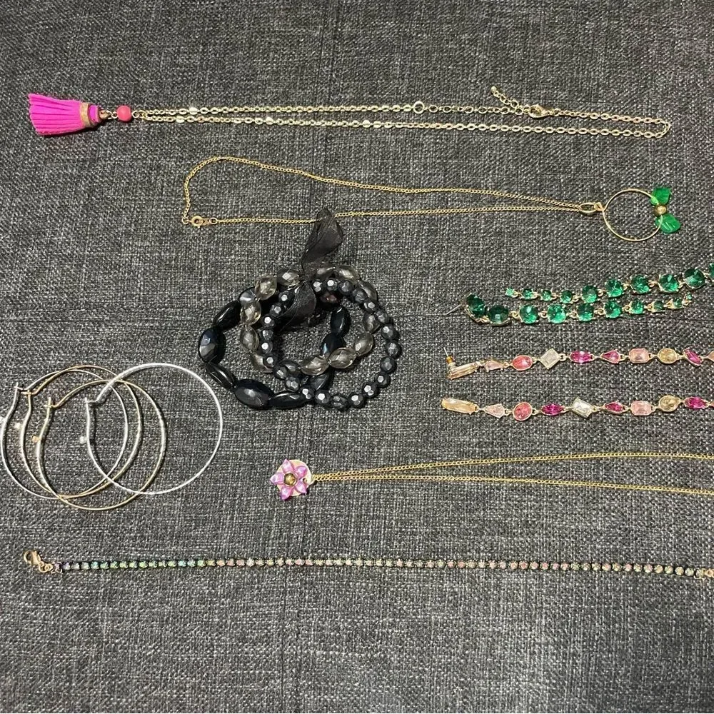 Elegant Green and Gold Jewelry Set